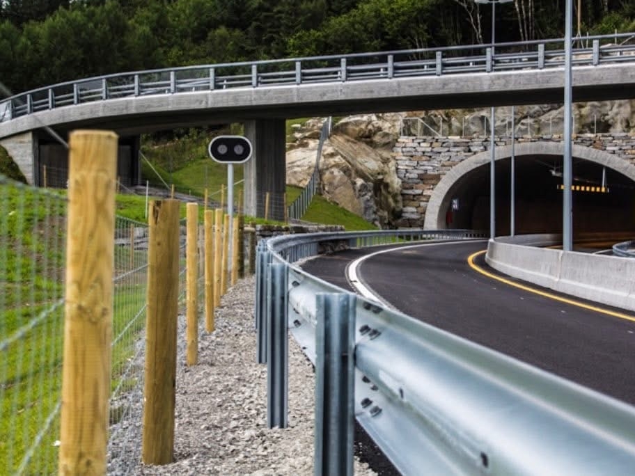 Entreprenør, vei og anleggssikring med gjerde